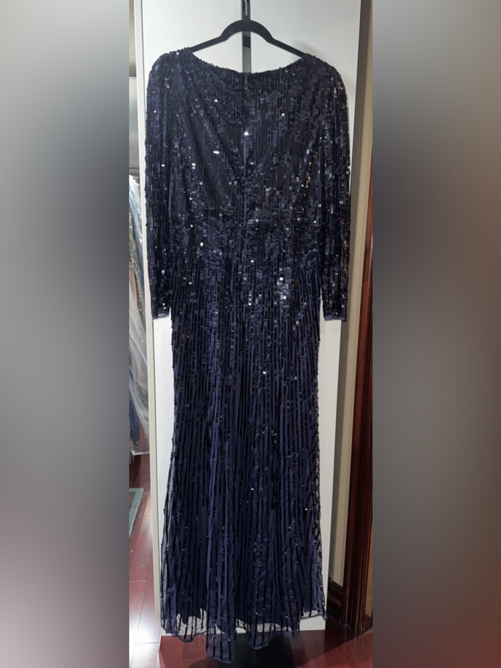 V neckline long gown ruched surplice bodice and front high slit - Picture 6 of 6